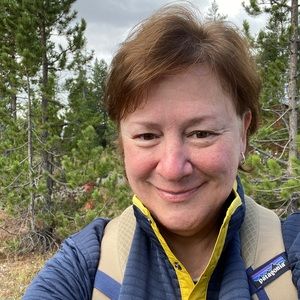 Meet your Posher, Laurie